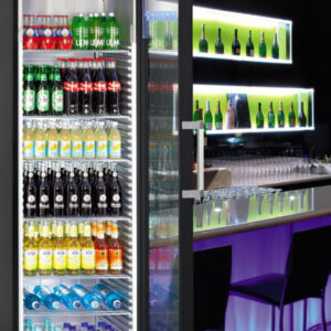 Frigorifero per bevande con display – 1 porta in vetro – 600 x 696 x 2027 mm